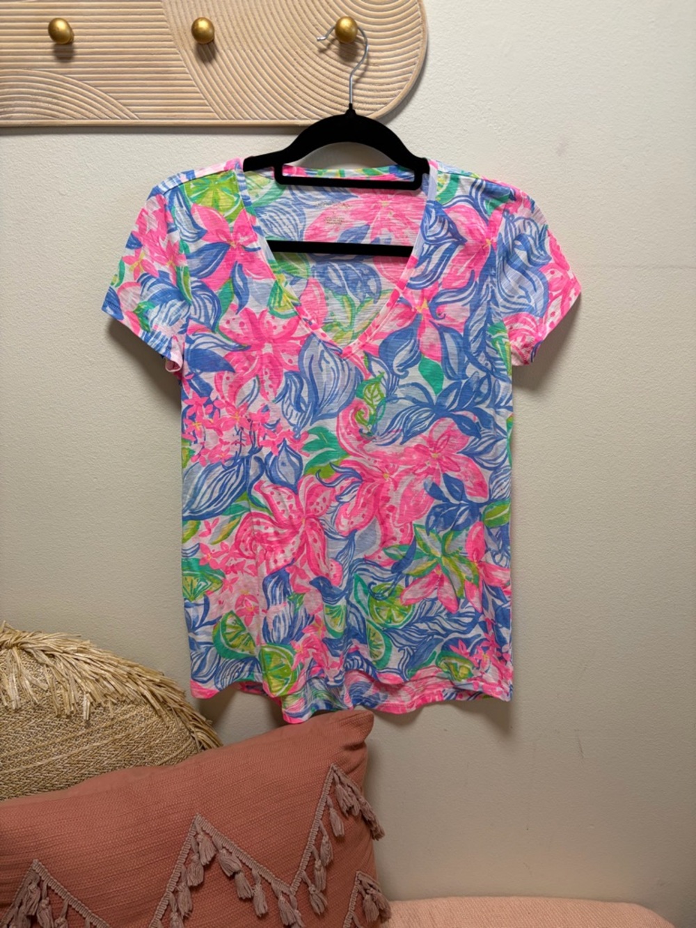 Lily Pulitzer Bright Floral V-Neck Tee - Pink & Blue